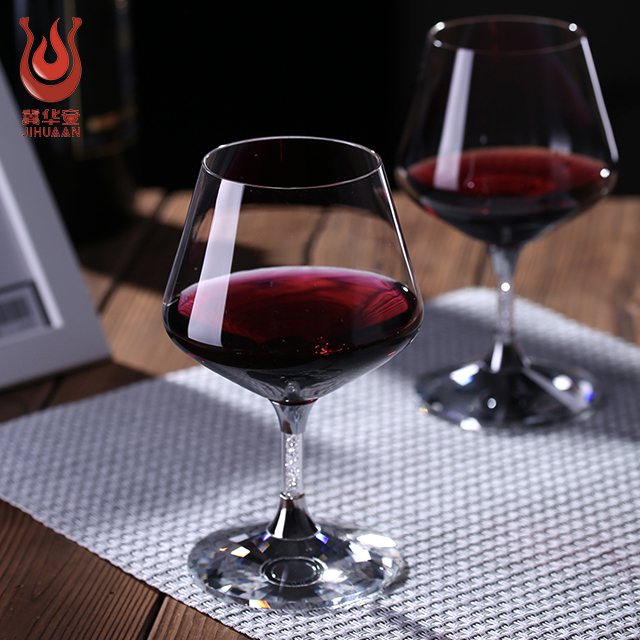 Diamond brandy glass